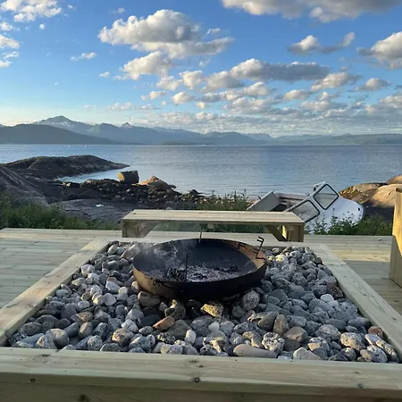 Sjohytte Med Jacuzzi, Sauna Og Panoramautsikt