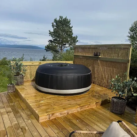 Sjohytte Med Jacuzzi, Sauna Og Panoramautsikt Narvik