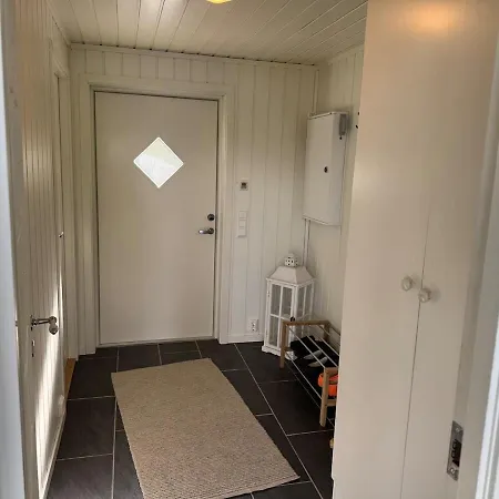 Sjohytte Med Jacuzzi, Sauna Og Panoramautsikt